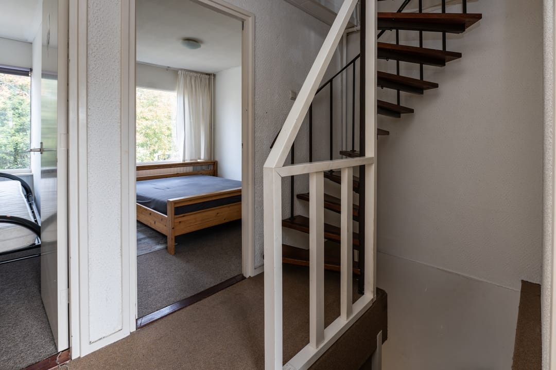 Spacious Family Home with Four Bedrooms and Sunny Southwest-Facing Garden — 20