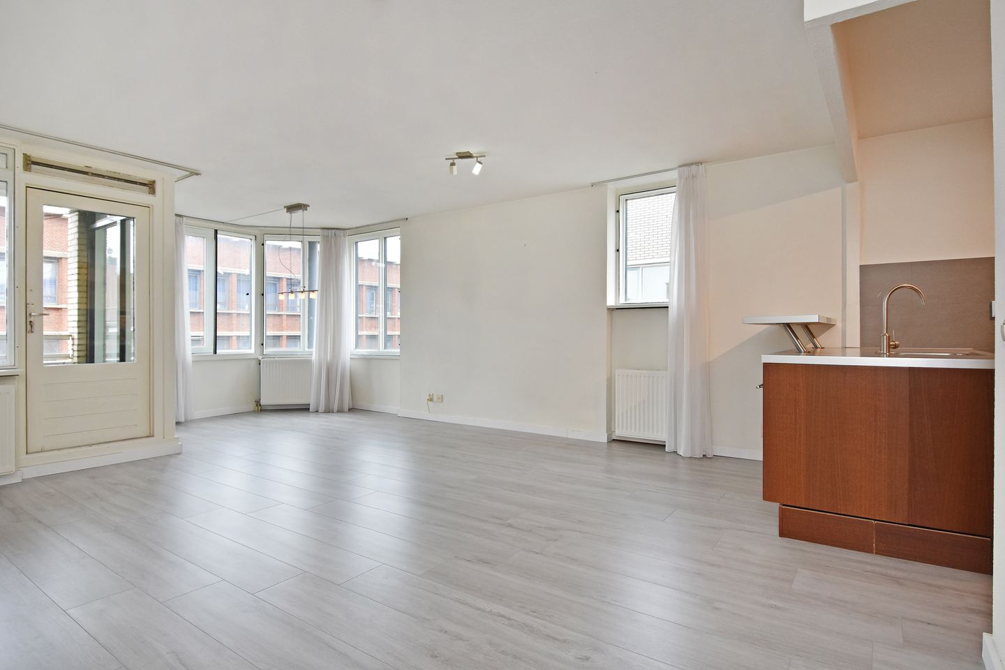 Photo 14 of Torenstraat 145