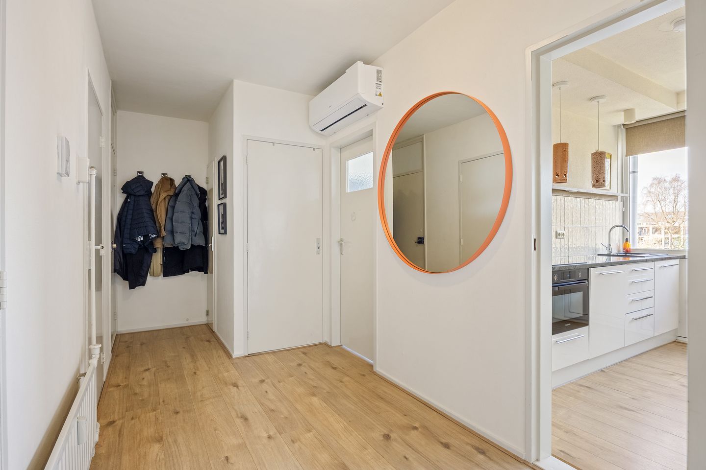 Photo 10 of Helperzoom 137