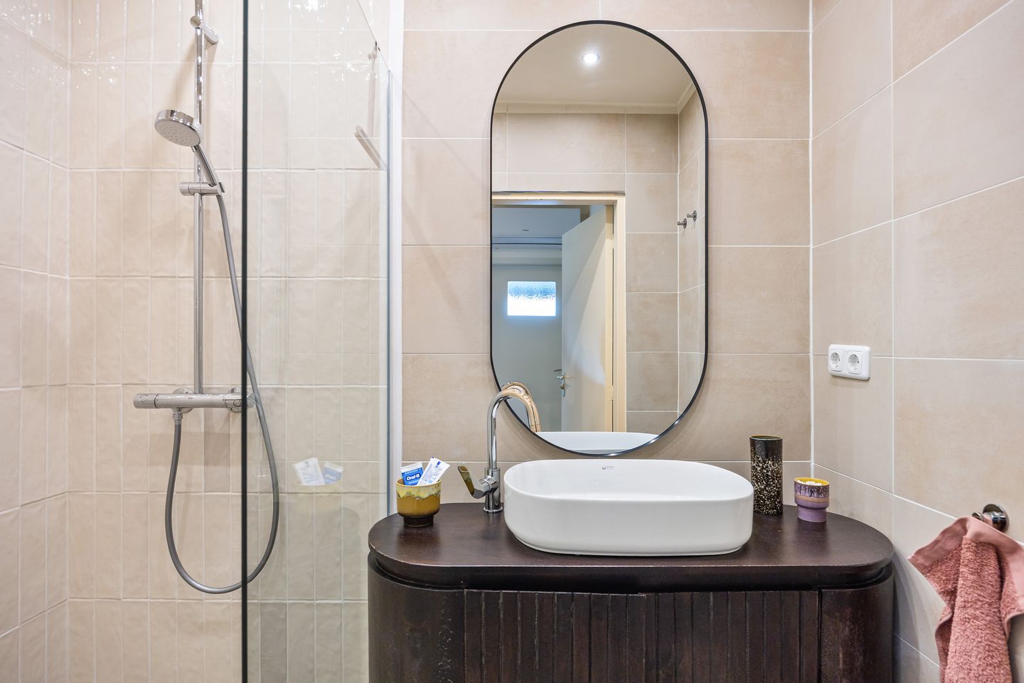 Photo 35 of Helperzoom 137