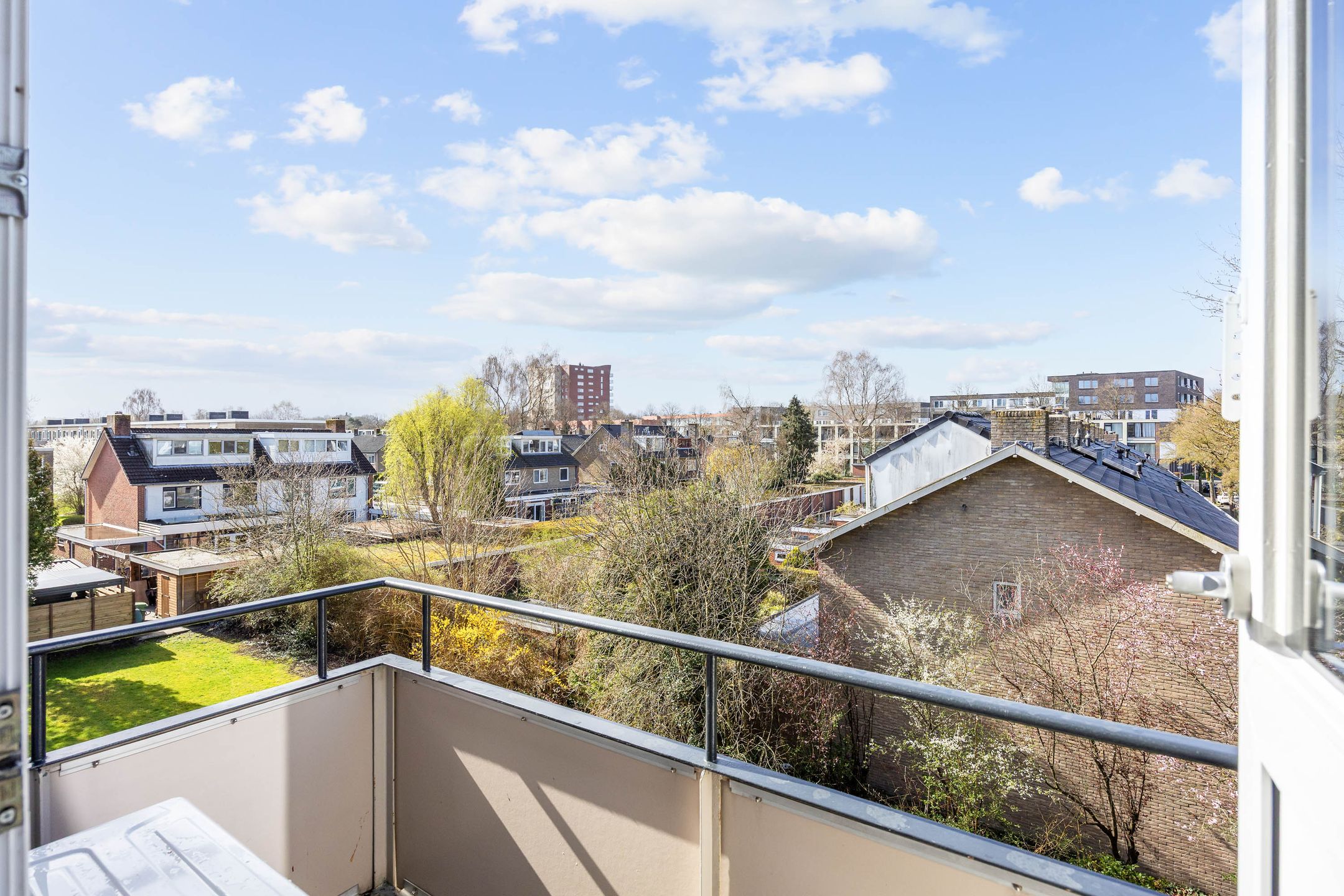 Photo 33 of Helperzoom 137