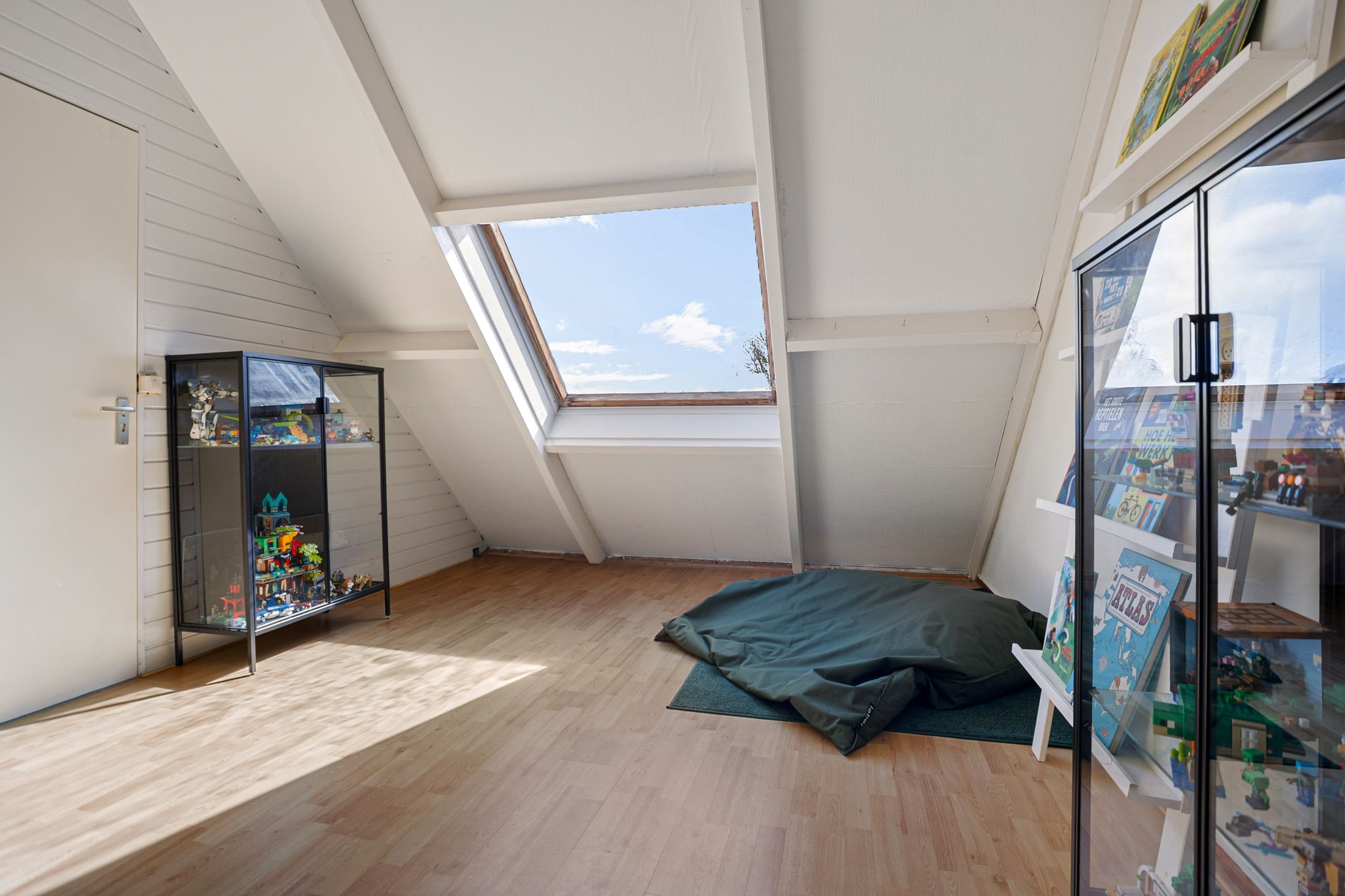 Foto 21 van Smaragd 15