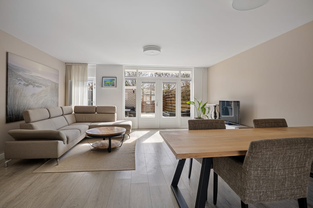 Foto 2 van Smaragd 15