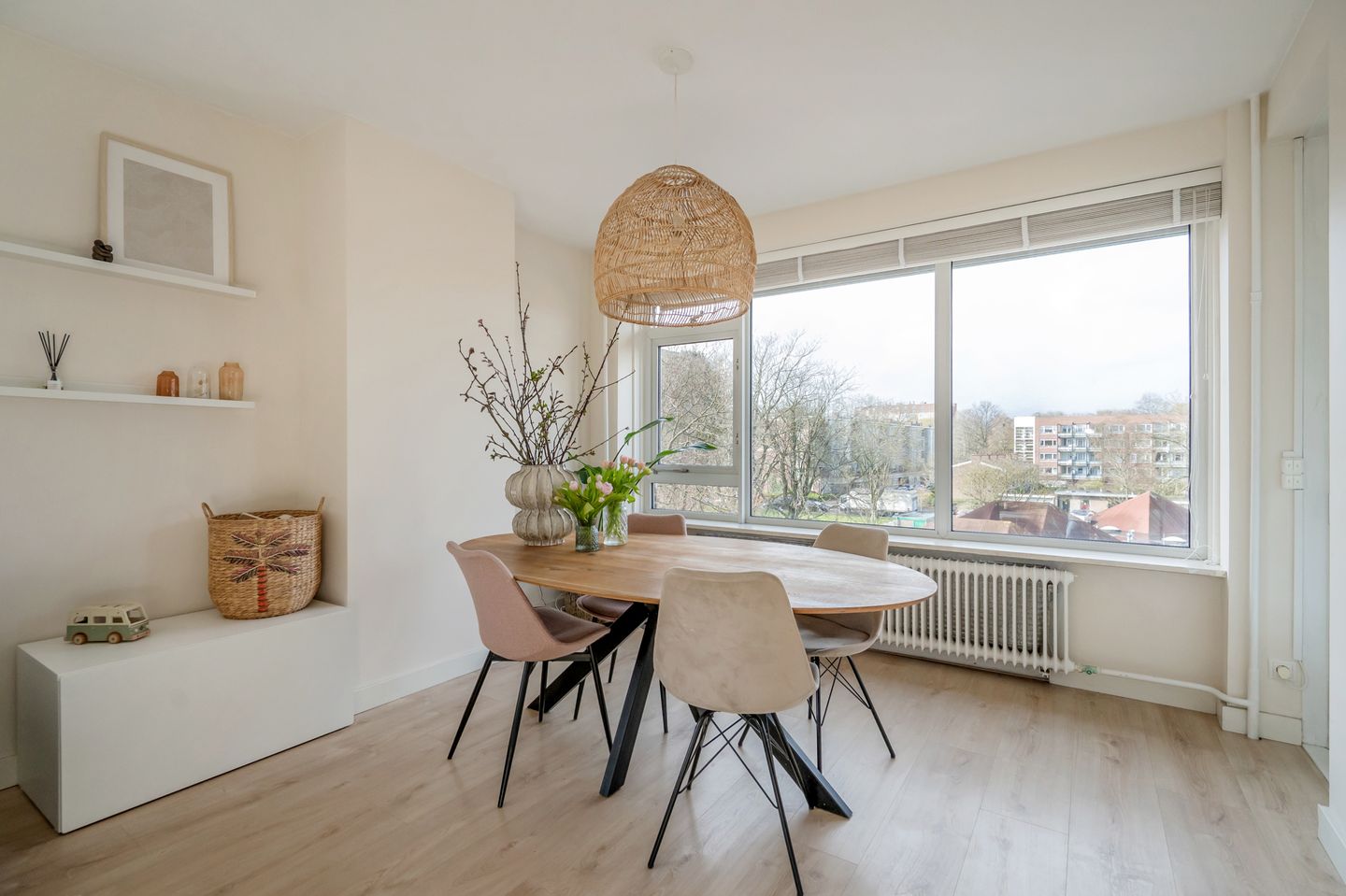Modern Corner Apartment with Sunny Balcony in Voorburg — 15