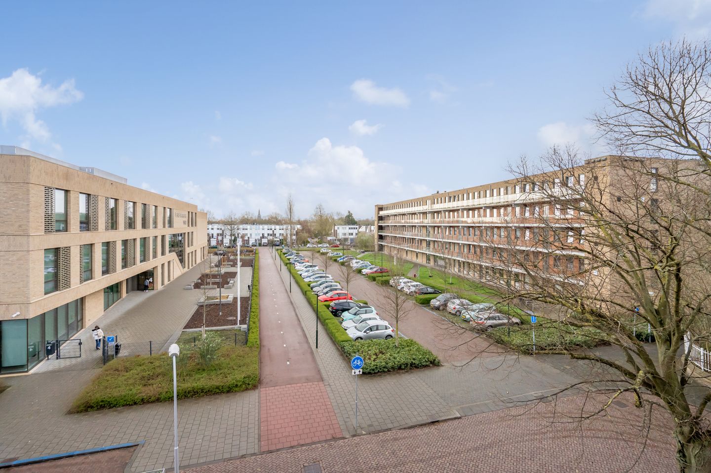 Modern Corner Apartment with Sunny Balcony in Voorburg — 30
