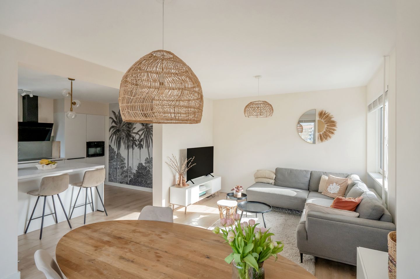 Modern Corner Apartment with Sunny Balcony in Voorburg — 16