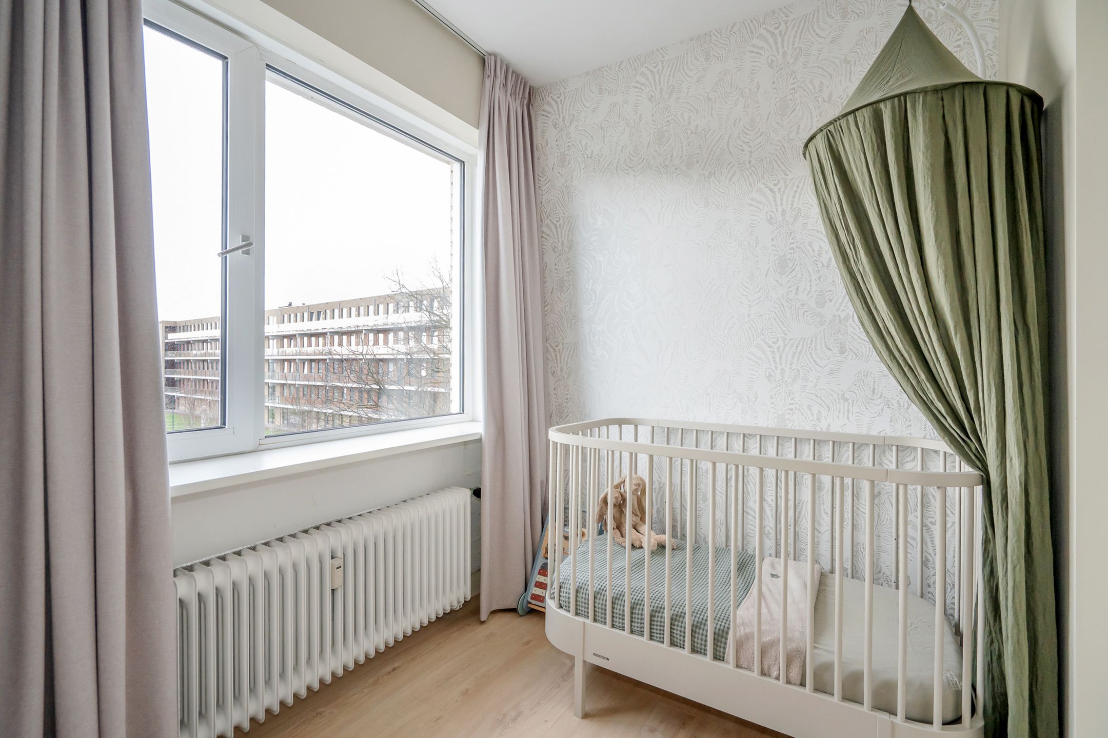 Modern Corner Apartment with Sunny Balcony in Voorburg — 26