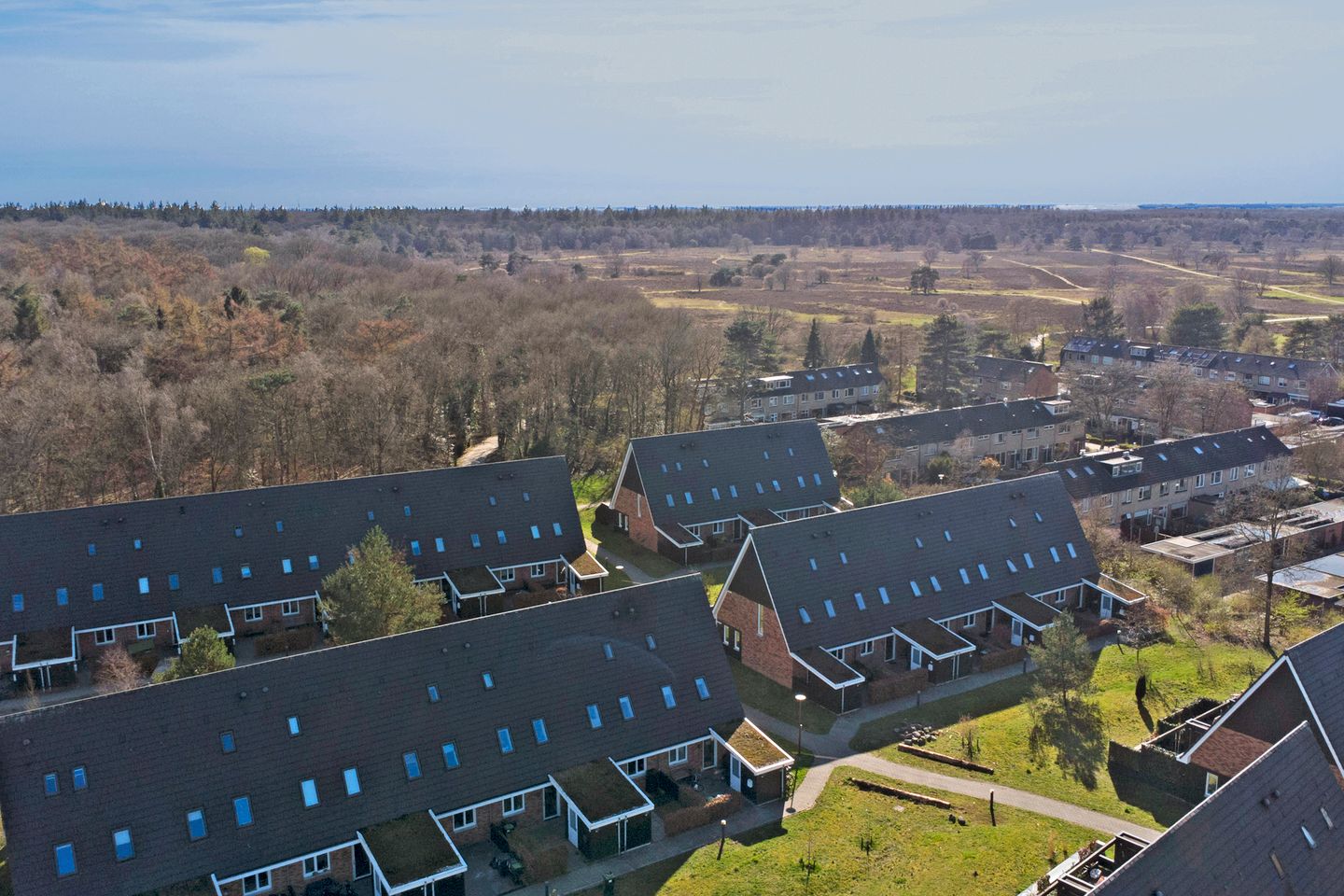 Modern Energy-Efficient Terraced Home Near Groevenbeekse Heide — 37