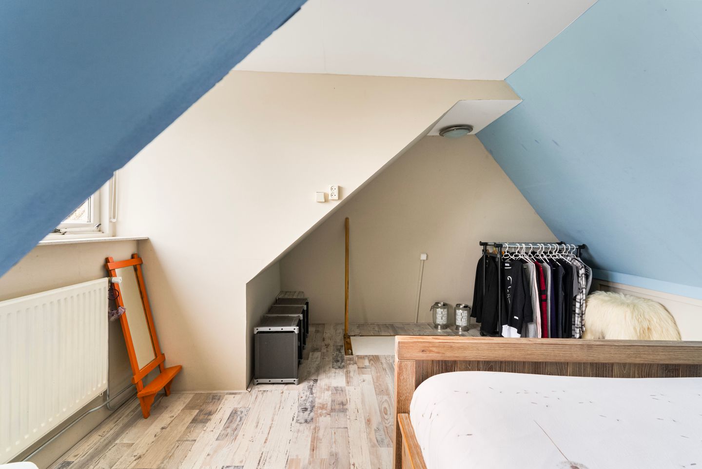Detached Dike House with Guest Accommodation in Rural Friesland — 10