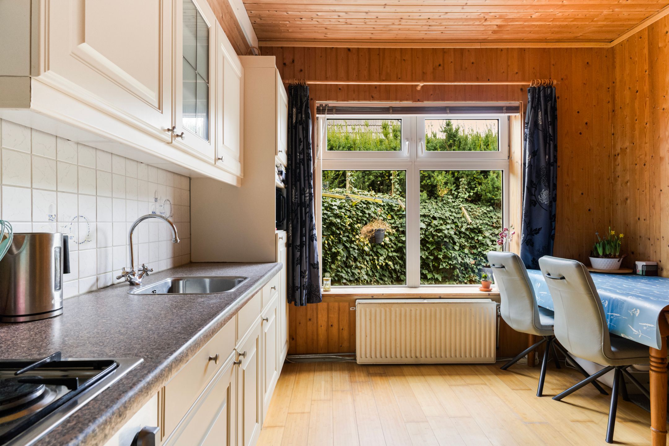 Detached Dike House with Guest Accommodation in Rural Friesland — 12