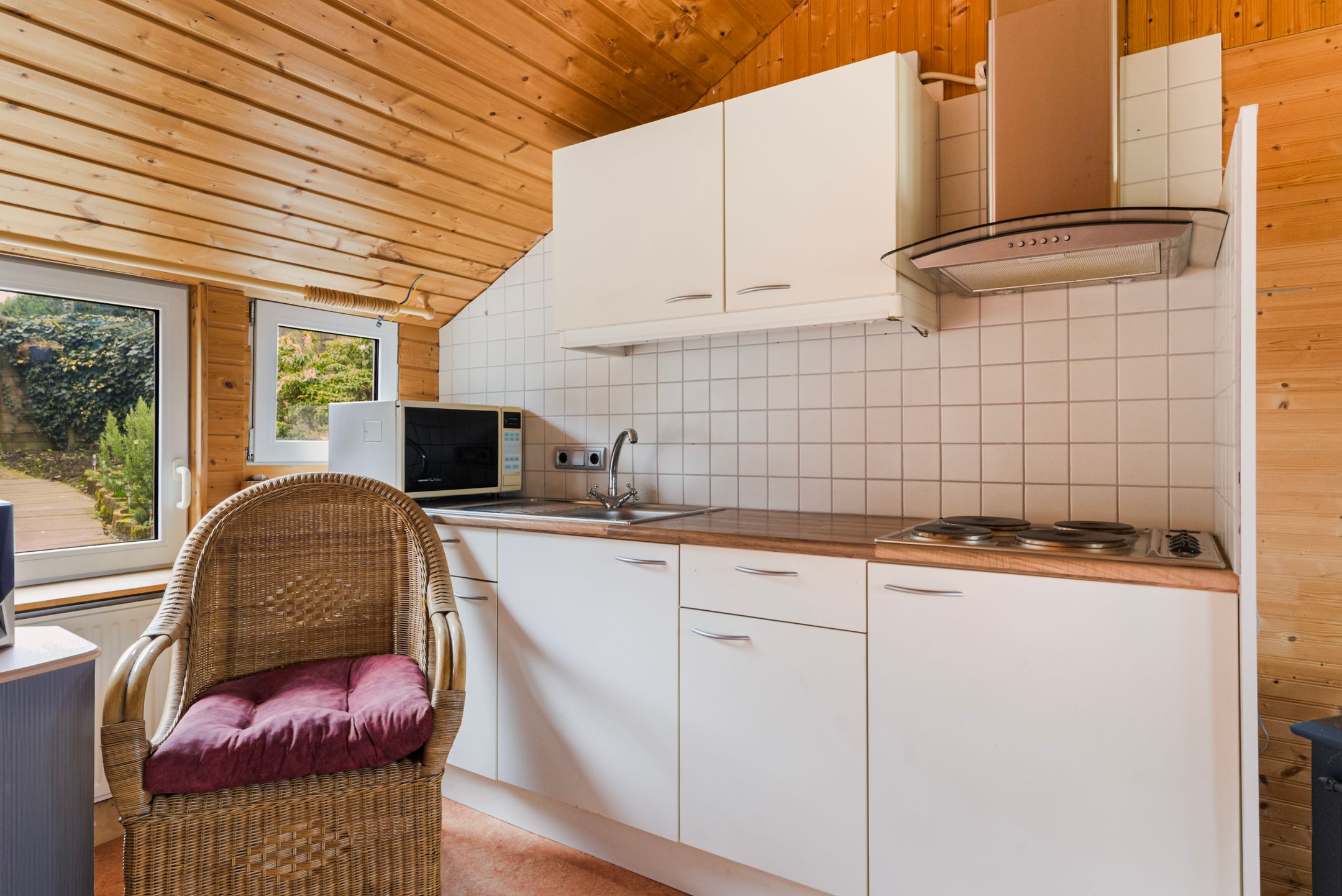 Detached Dike House with Guest Accommodation in Rural Friesland — 24
