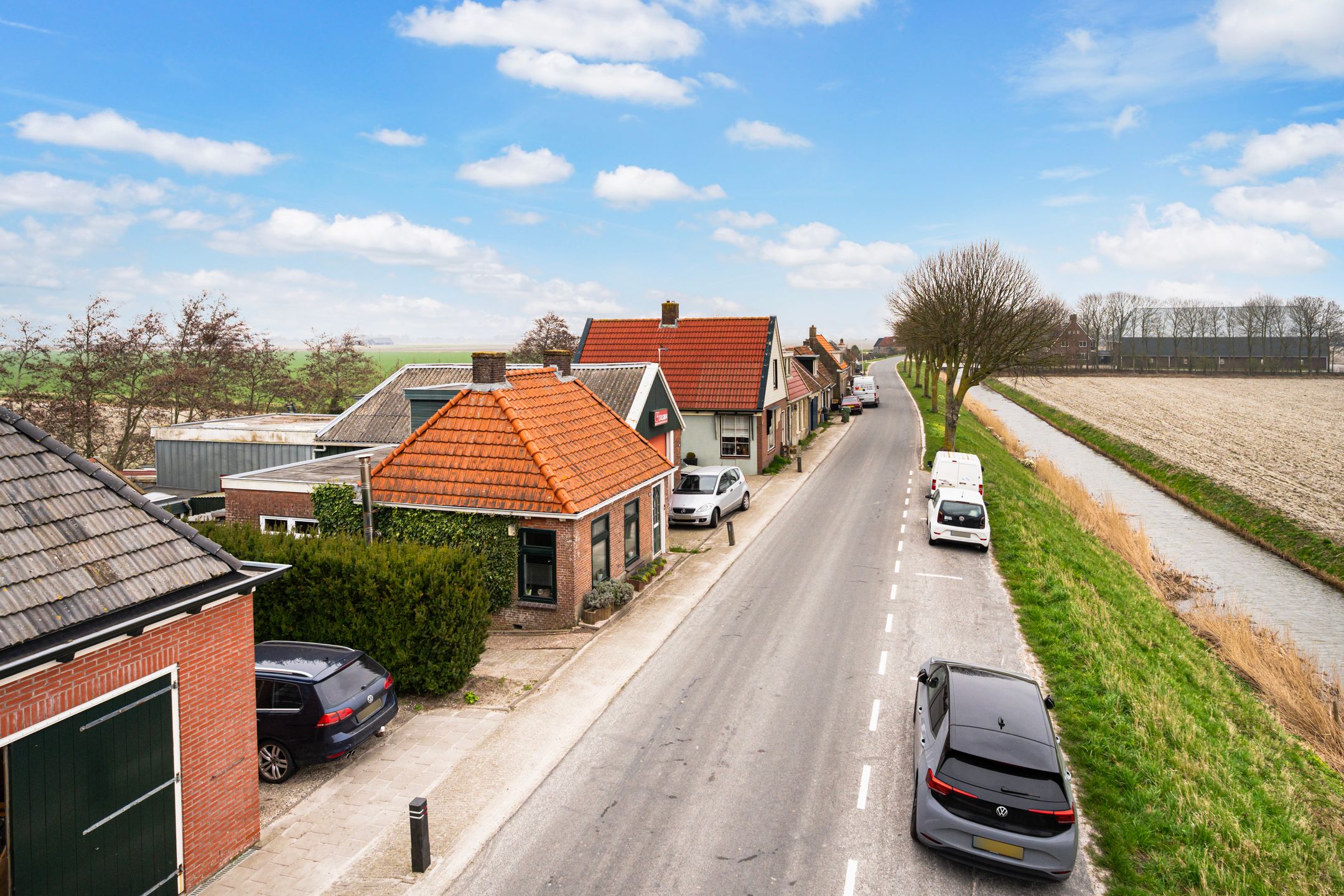 Detached Dike House with Guest Accommodation in Rural Friesland — 36
