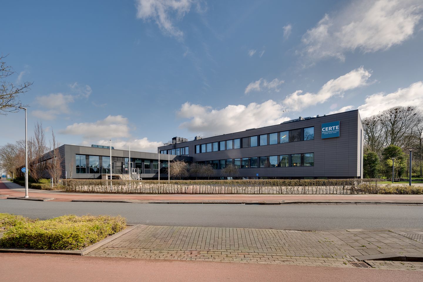 Bekijk foto 1 van Jelsumerstraat 6