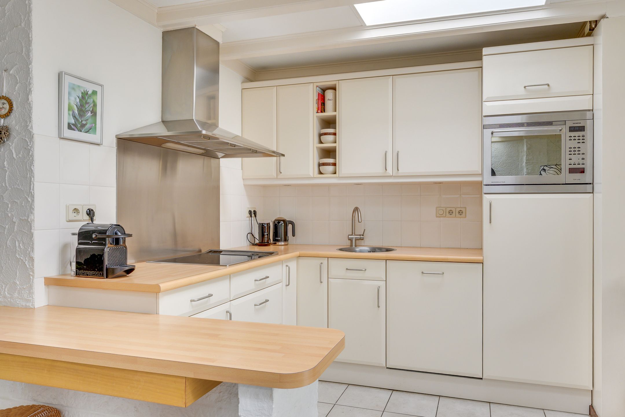 Extended Semi-Detached Home with Garage and Sunny South-Facing Garden — 15