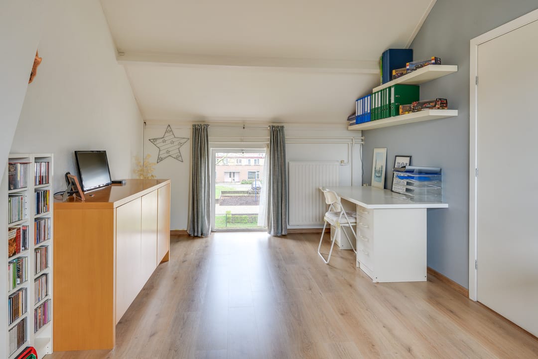 Extended Semi-Detached Home with Garage and Sunny South-Facing Garden — 26