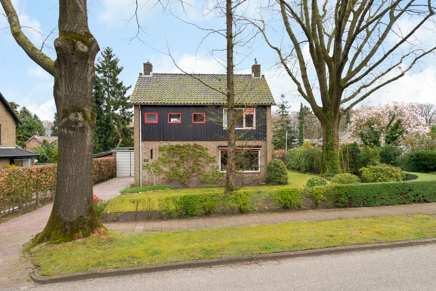 Detached House with Sunny Garden and Garage in Forested Oosterbeek — 60