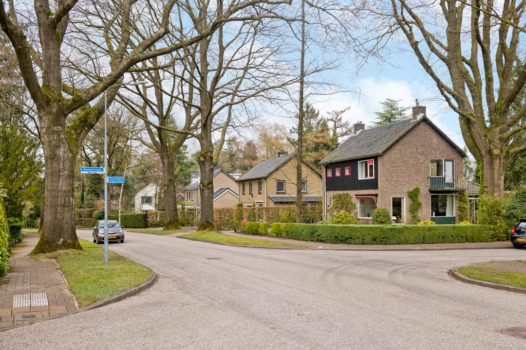 Detached House with Sunny Garden and Garage in Forested Oosterbeek — 58