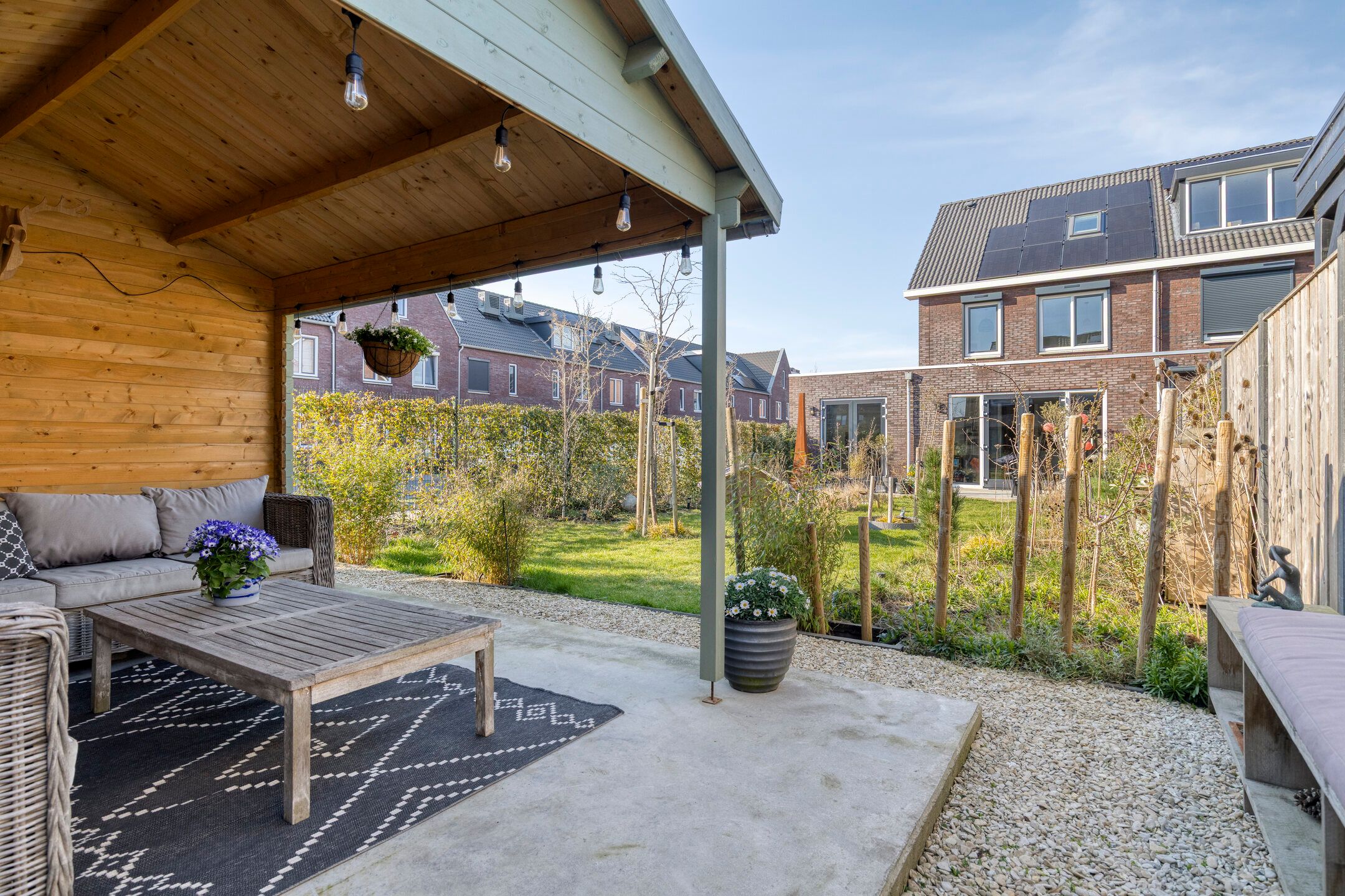 Modern Energy-Efficient Corner Home with Sunny South-Facing Garden — 25