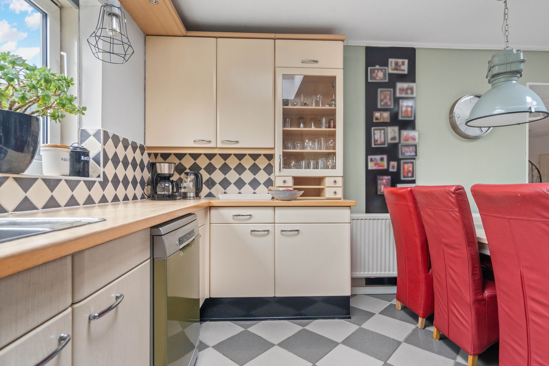 Foto 15 van Cosmariumstraat 1