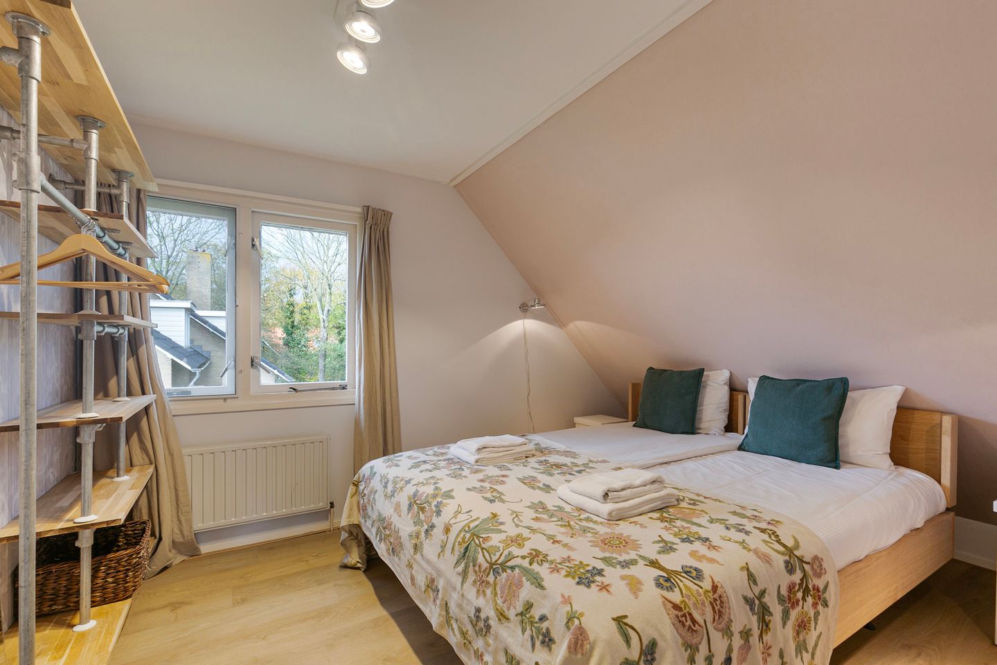 Photo 35 of Jhr. de Casembrootplein 23-R