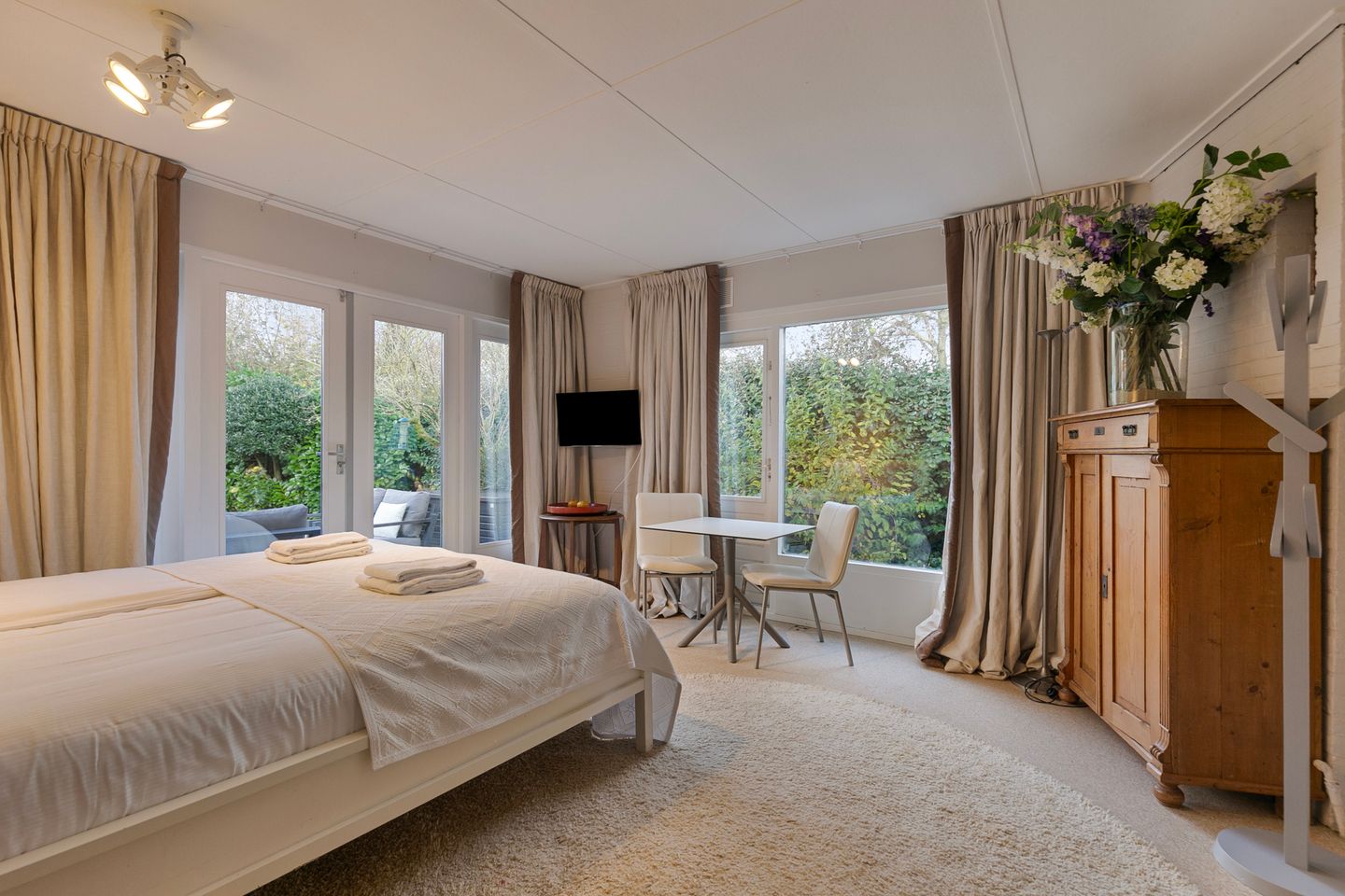 Photo 4 of Jhr. de Casembrootplein 23-R