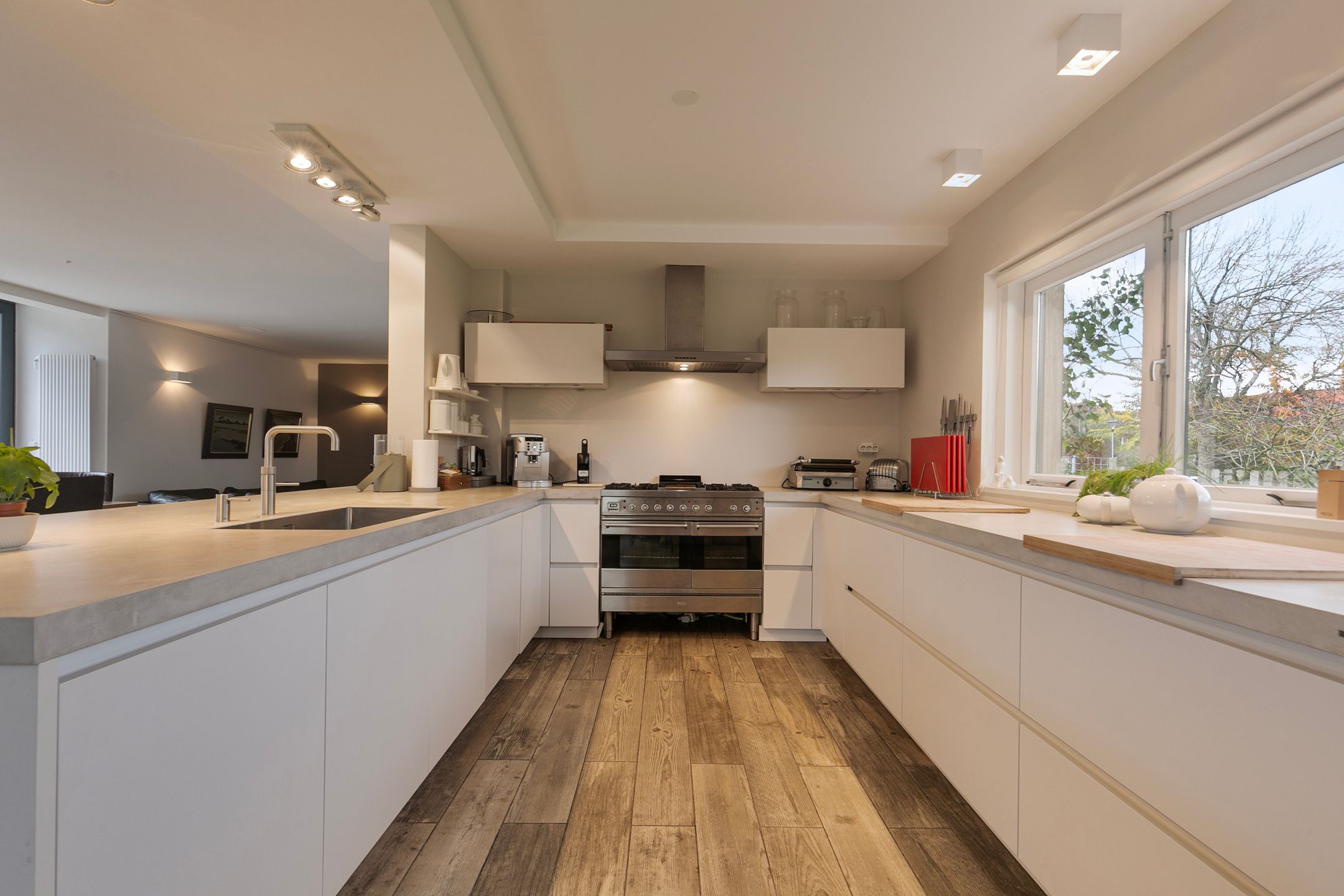 Photo 15 of Jhr. de Casembrootplein 23-R