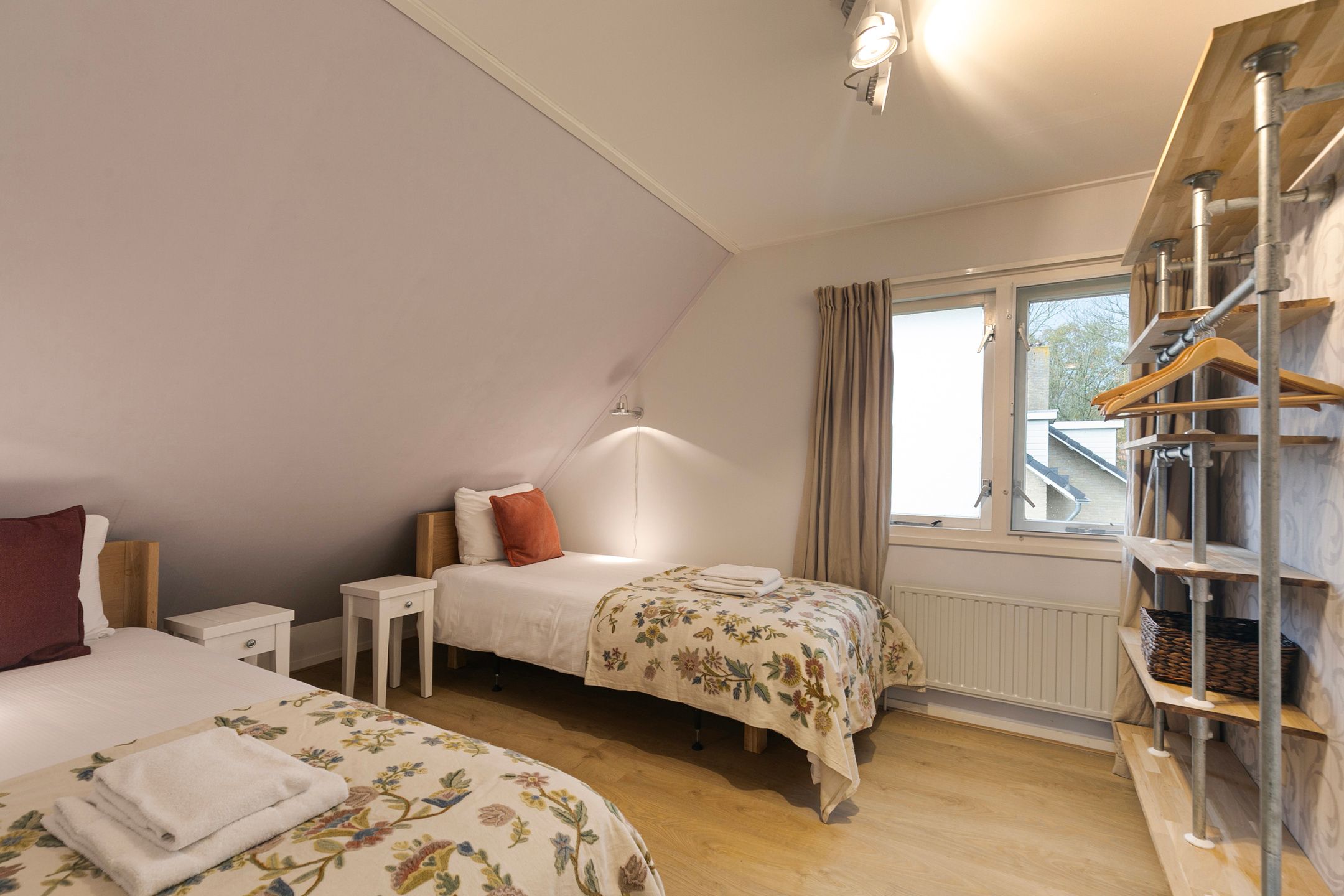 Photo 36 of Jhr. de Casembrootplein 23-R