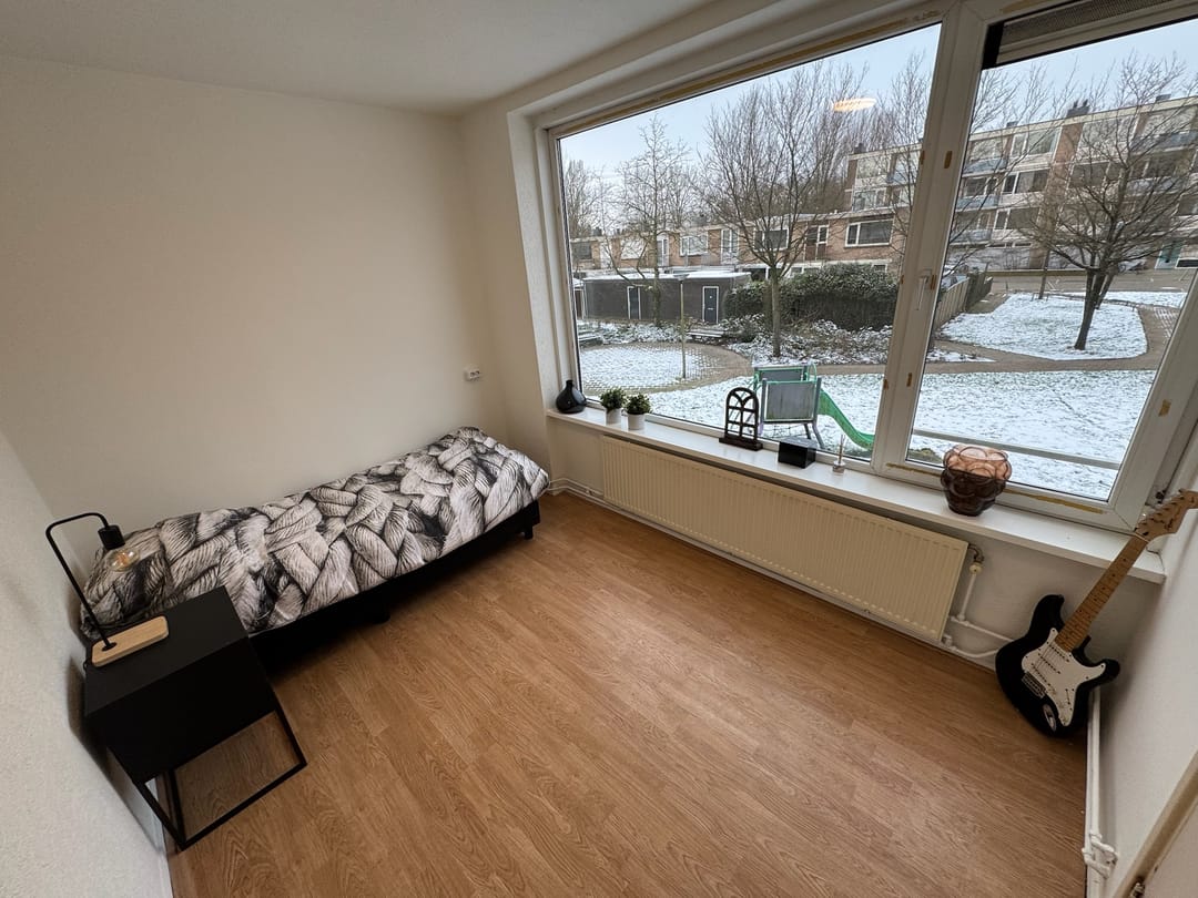 Bright First-Floor Apartment with Two Balconies in Enschede Boswinkel — 15