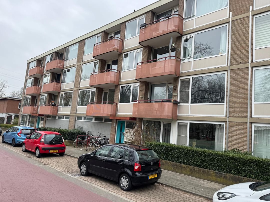 Bright First-Floor Apartment with Two Balconies in Enschede Boswinkel — 22