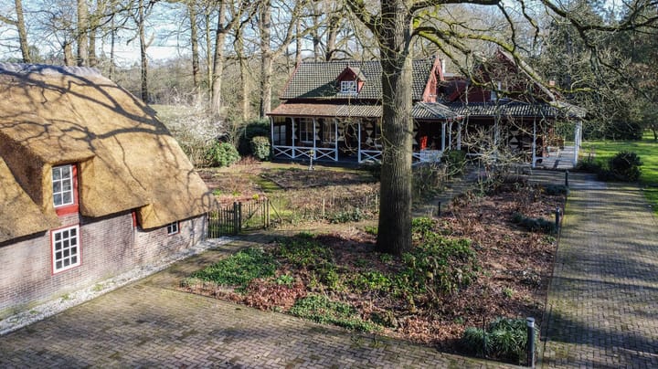 Photo 2 of Plantloonseweg 8