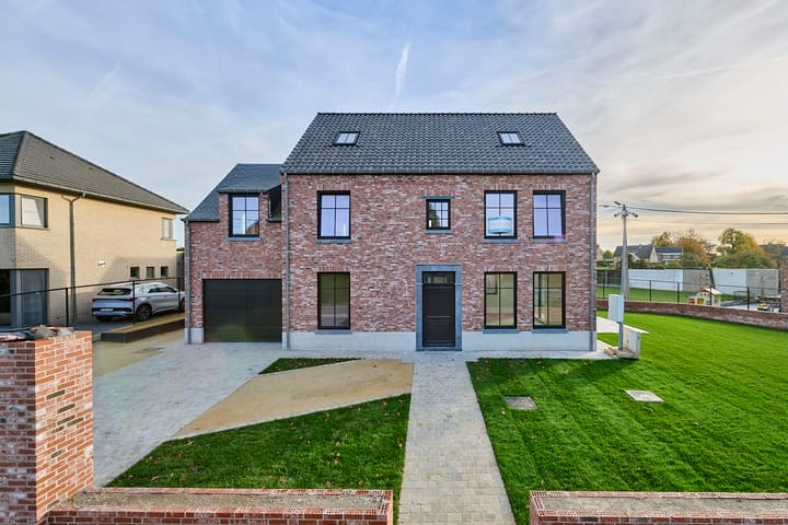Photo 2 of Bornstraat 17a