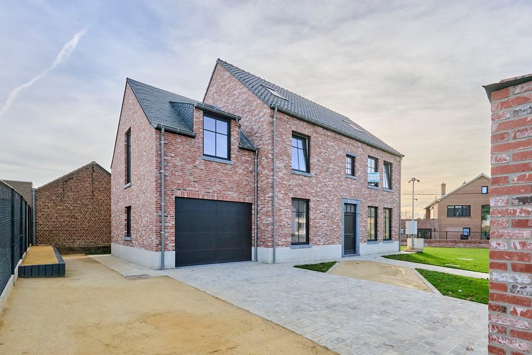 Stijlvol Nieuw Pastoriehuis met Moderne Touch in Hasselt-Kortessem