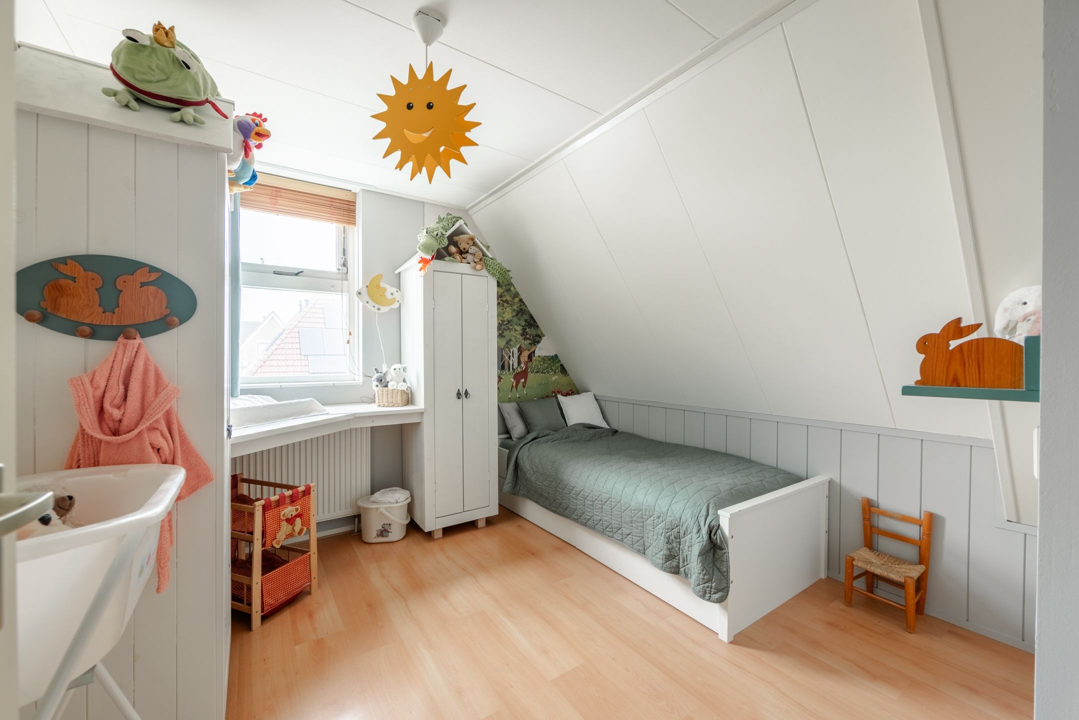 Spacious Detached Villa with Open Water Views and A++++ Energy Label in Makkum — 26