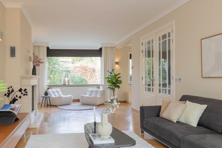 Photo 2 of Burgemeester van Lennepweg 22