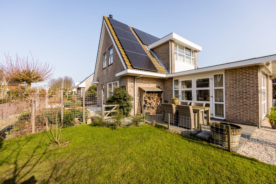 Spacious Detached Villa with Open Water Views and A++++ Energy Label in Makkum — 44