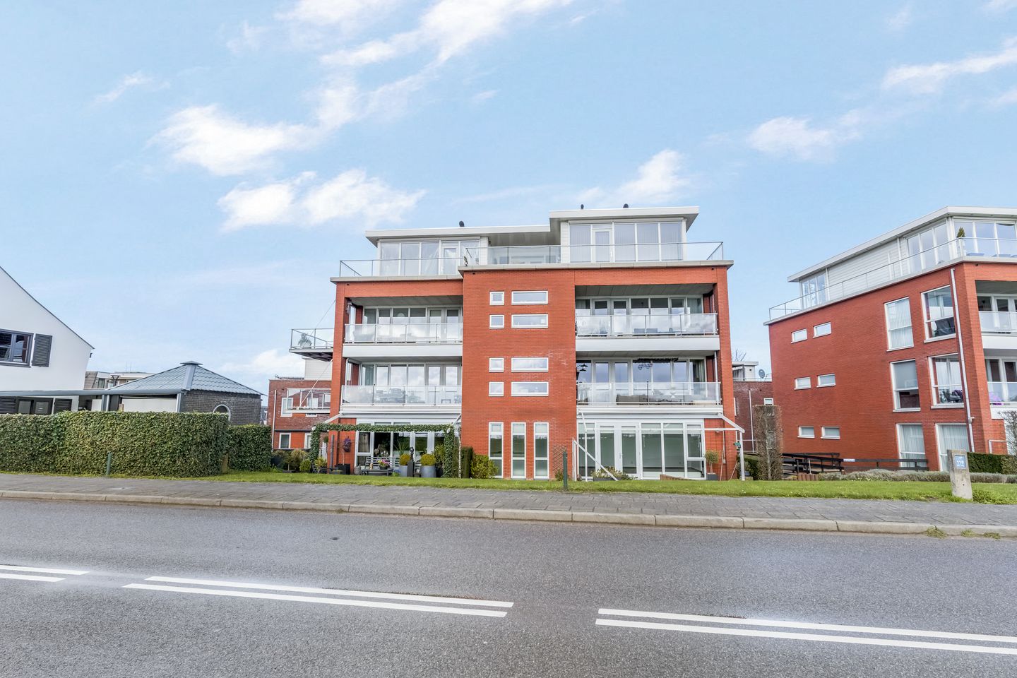 Photo 10 of Arie Jacob van Ogtenstraat 25