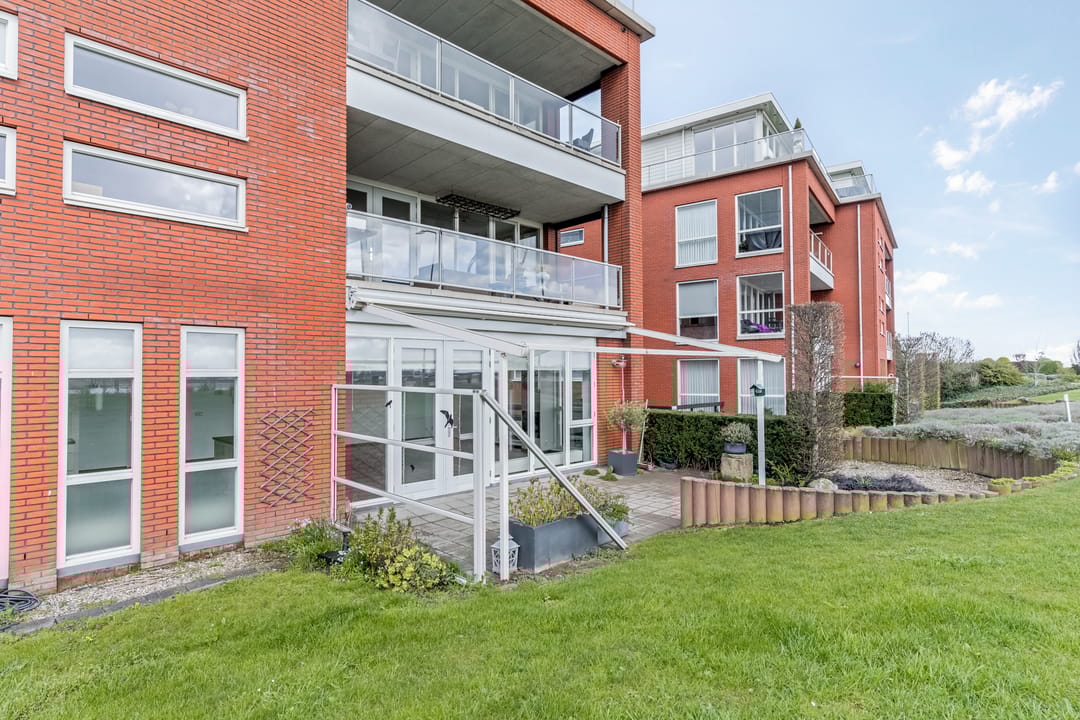 Photo 22 of Arie Jacob van Ogtenstraat 25