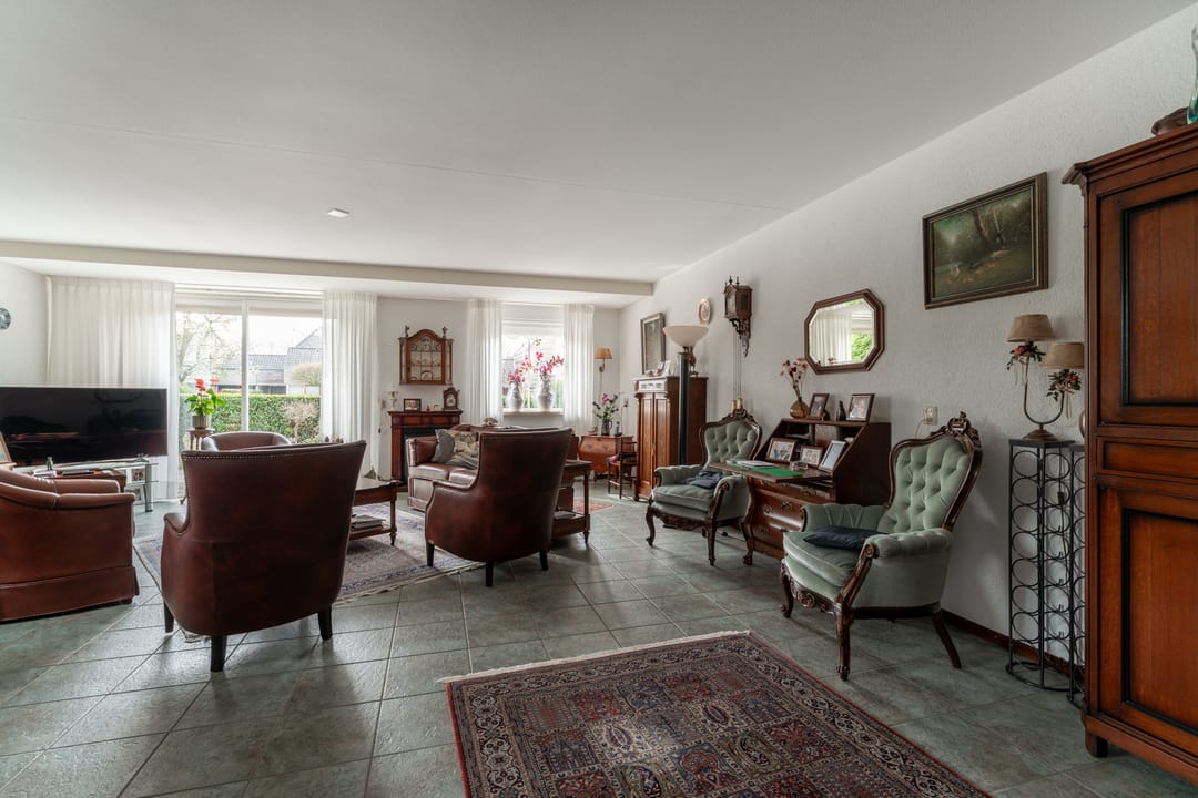Ground Floor Apartment with Garden, Garage and Storage in Zevenaar — 18