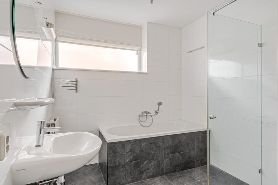 Photo 37 of Arie Jacob van Ogtenstraat 25