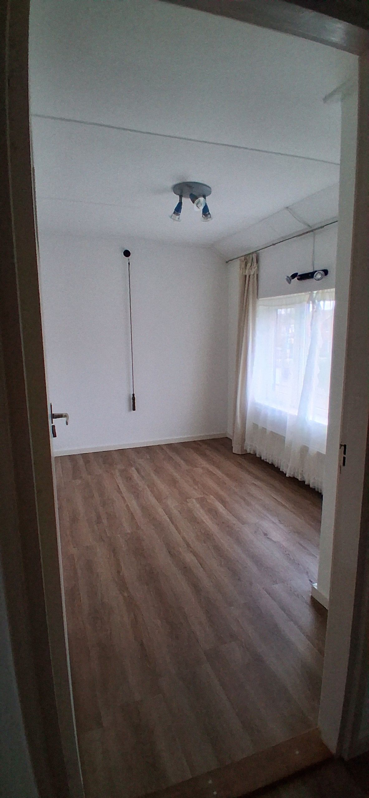 Move-in ready corner house with modern extension in Sas van Gent — 36