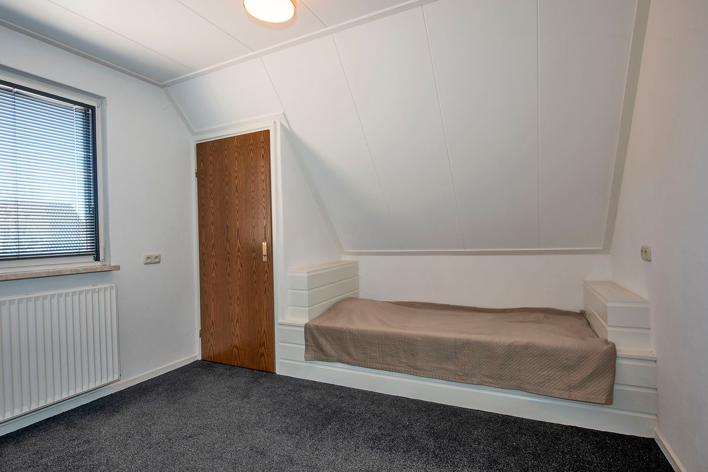 Foto 34 van Den Hof 4