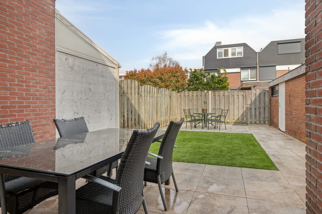 Move-in Ready Family Home in Desirable Graafsepoort Neighborhood — 28