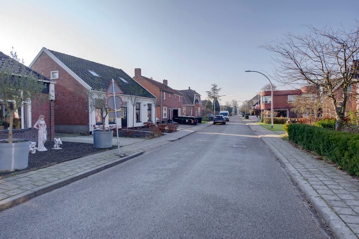 Twee-onder-één-kap te koop: Hoofdstraat 94, Nieuwolda