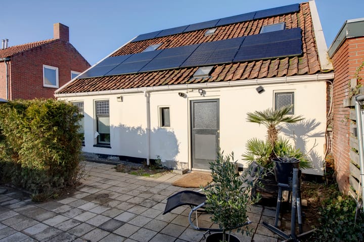 Twee-onder-één-kap te koop: Hoofdstraat 94, Nieuwolda