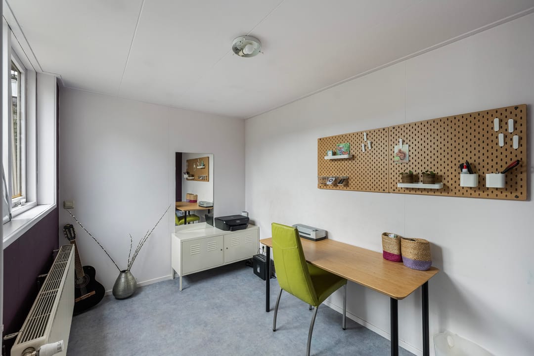 Charming terraced home with extension and 4 bedrooms in popular Veerallee neighborhood — 16