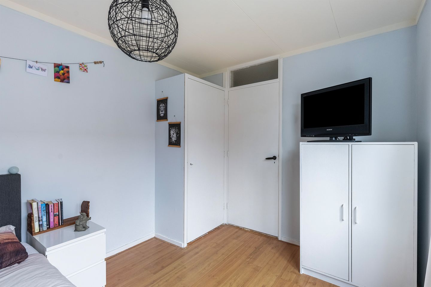 Charming terraced home with extension and 4 bedrooms in popular Veerallee neighborhood — 19