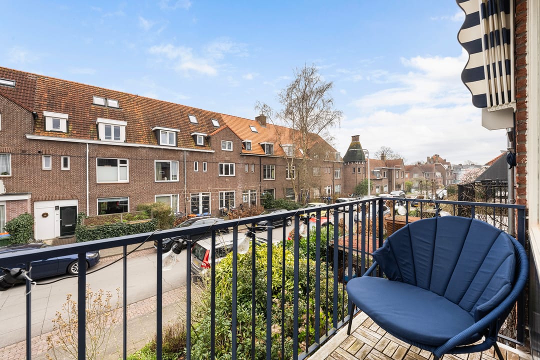 Charming terraced home with extension and 4 bedrooms in popular Veerallee neighborhood — 21