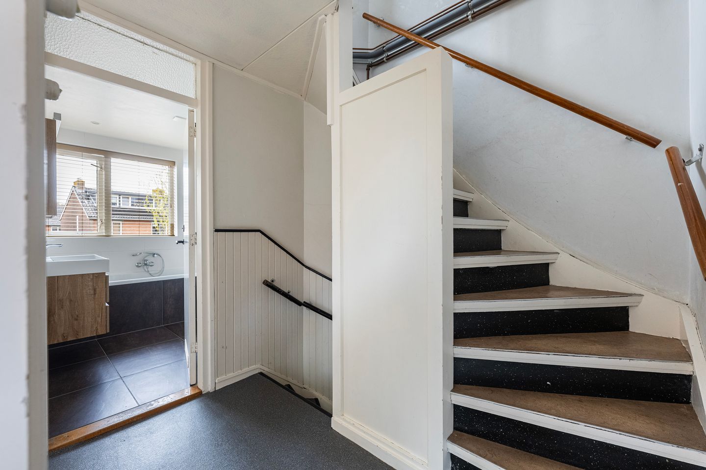 Charming terraced home with extension and 4 bedrooms in popular Veerallee neighborhood — 18