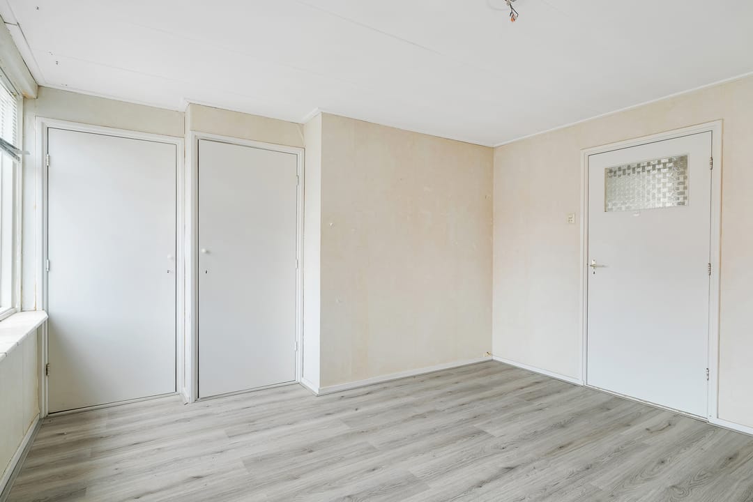 Corner house near Schelfhorstpark in Almelo — 16