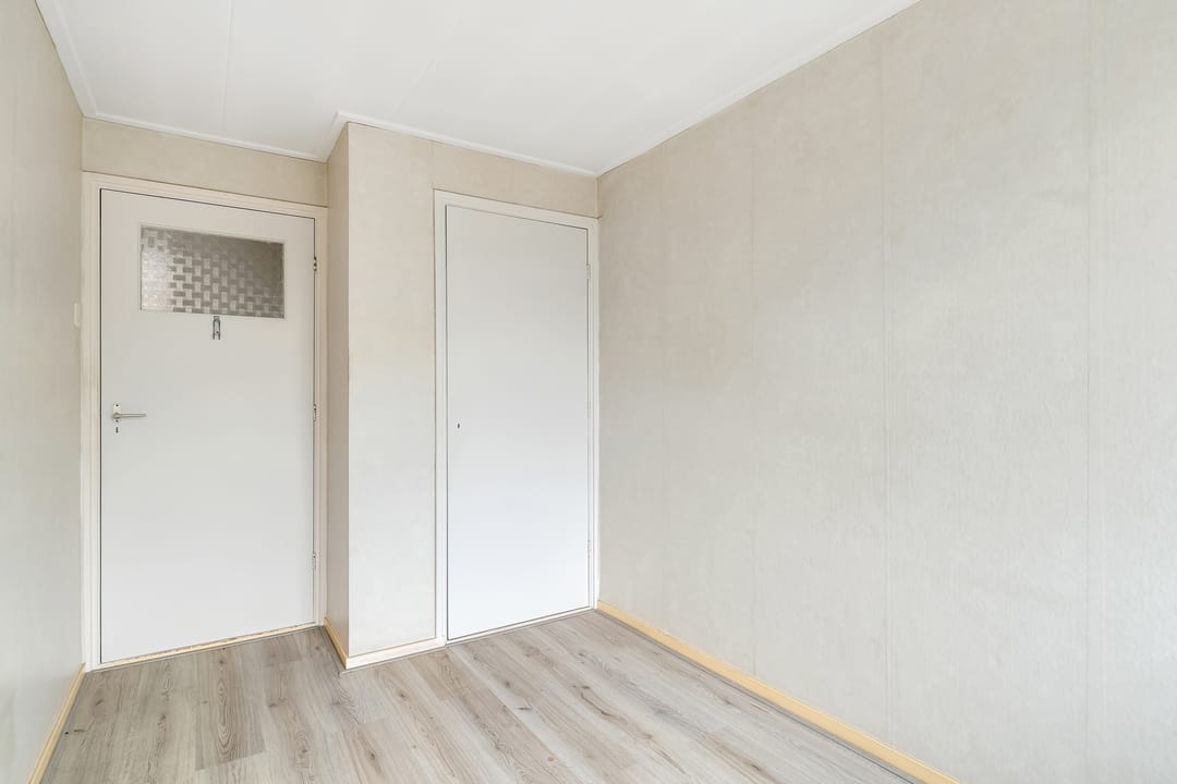 Corner house near Schelfhorstpark in Almelo — 21
